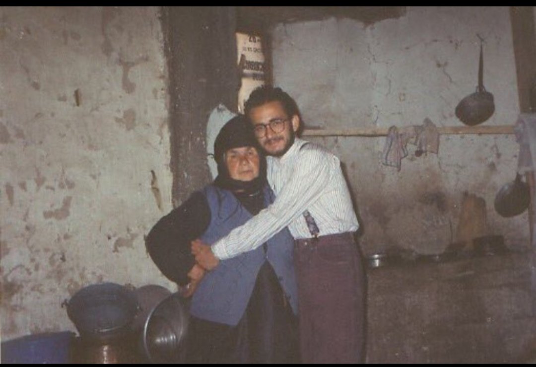 "Hor baktık mı karıncaya
Kırdık mı kanadını serçenin
Vurduk mu karacanın yavrusunu
Ya nasıl kıyarız insana?"