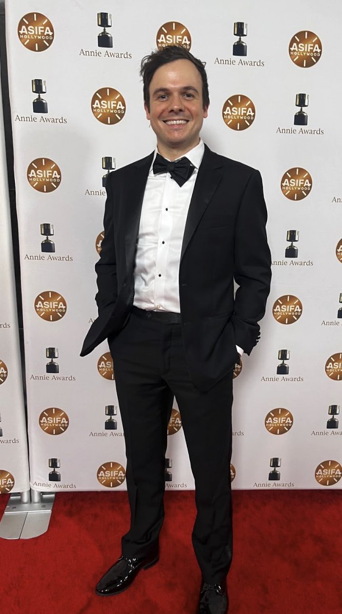 SIHSCleveland's tweet image. Alumni in Action Spotlight–Mike Molina ’06
Mike’s path to becoming a professional writer started at Saint Ignatius. A film class with Mr. Fujimoto (Cinematic Literature) introduced him to the world of storytelling, and he quickly found his voice through speech and debate,…
