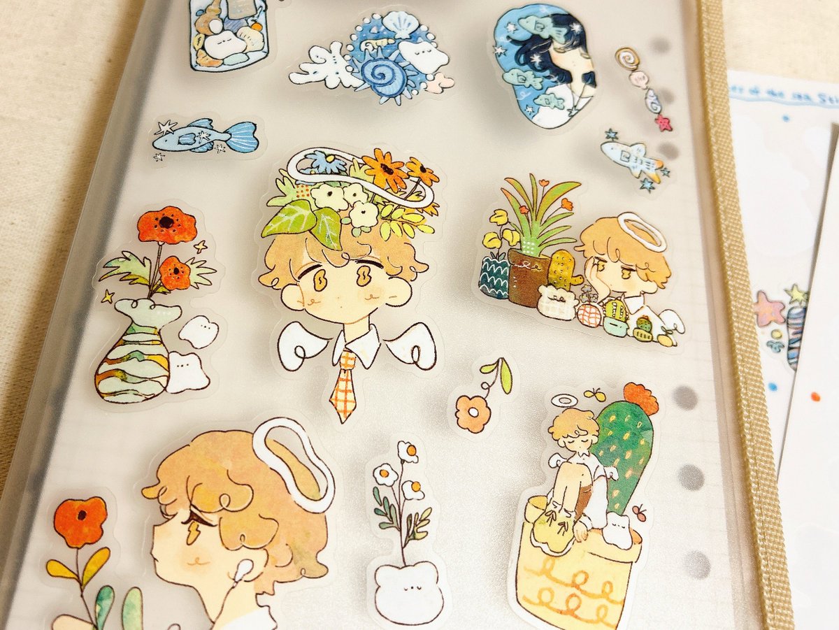 シールをつくった🌱🐚
透明でマットな質感ですかわいい！
 #デザフェス61