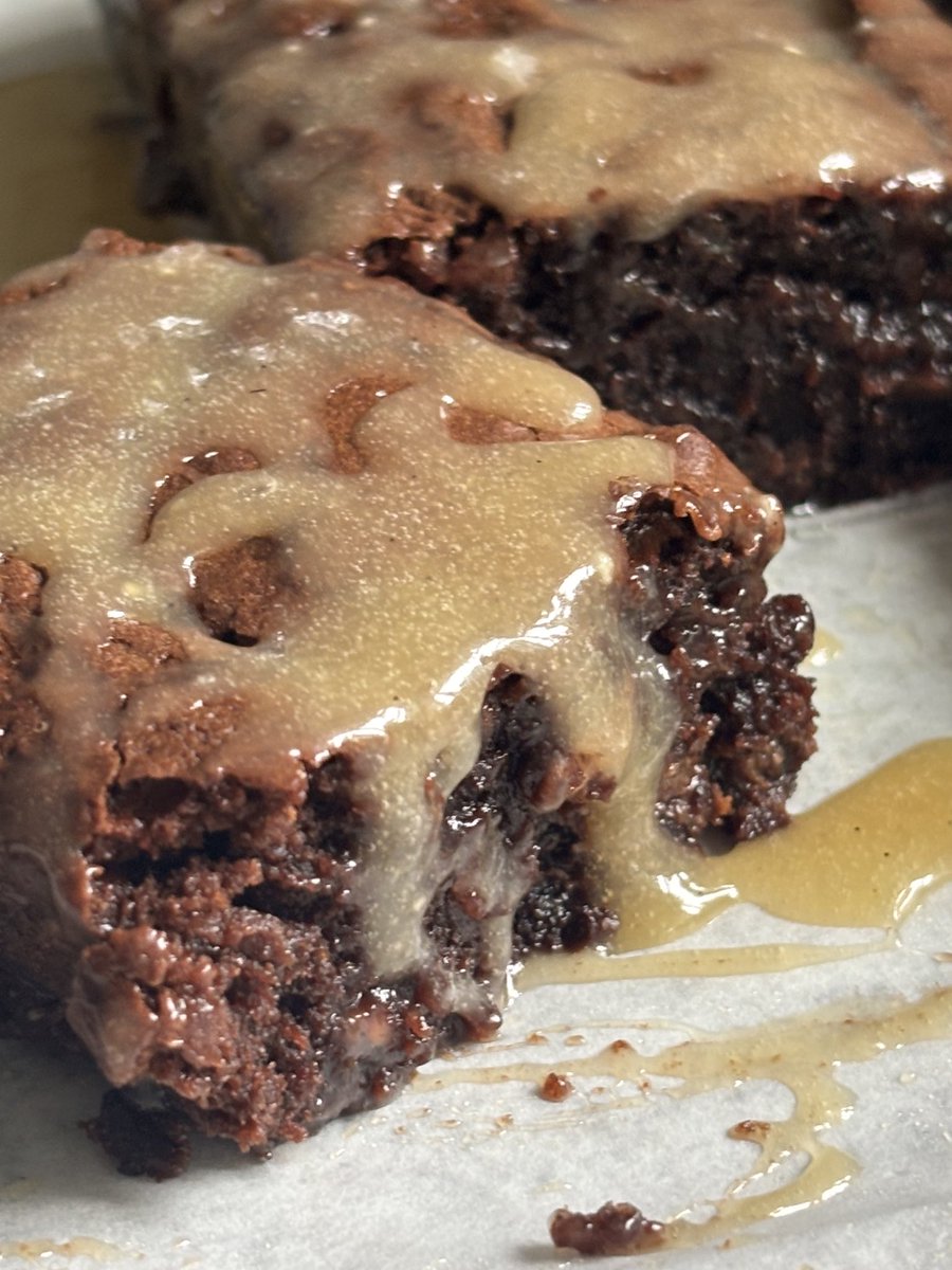 bakingenjoyer's tweet image. brown butter banana brownies drizzled with salted caramel &lt;3