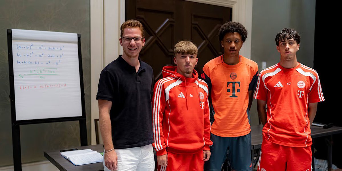 bayern_aktuell_'s tweet image. 📚 Die Nachwuchsspieler David #Santos, Lennart #Karl und Cassiano #Kiala lernen in ihrer Freizeit im Mannschaftscamp. 

Trotz ihrer Teilnahme an der Klub-Weltmeisterschaft setzen sie ihr Studium fort.