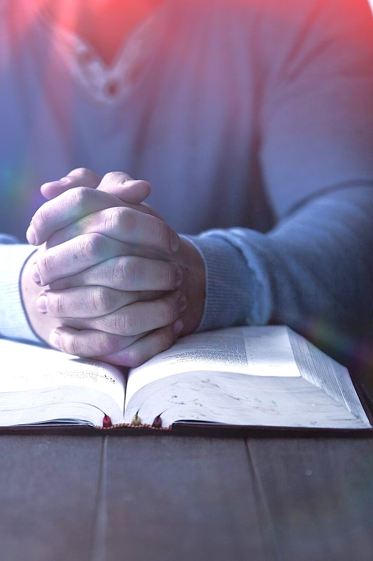 Buen día

Cuando oras por las necesidades de otros, Dios se encarga de las tuyas.

A ti que lees este mensaje, la paz de Dios llene tu corazón y su presencia te acompañe en todo momento, te cuide y libre de todo mal. Amén.

Que sea un bendecido y excelente día para todos.