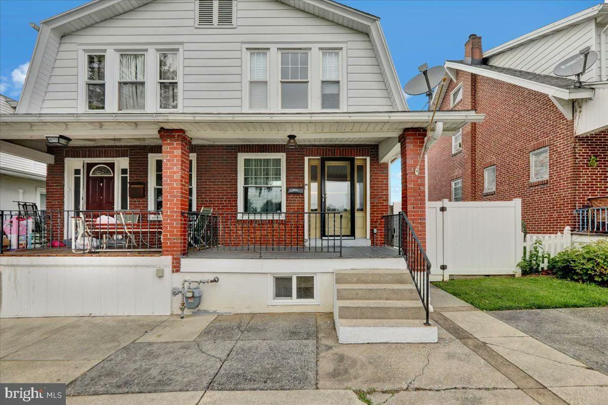 ppfennig's tweet photo. 2333 Noble Street, West Lawn, PA, 19609
3 bed | 1 bath 1260 Sq. Ft.
Active | 239900
https://t.co/2YOsb7FELq
Welcome to this charming semi detached home in the heart of West Lawn and the desirable Wilson School District! This well-maintained 3-bedroom, 1-bath home offers the... https://t.co/xS6Og7ACR5