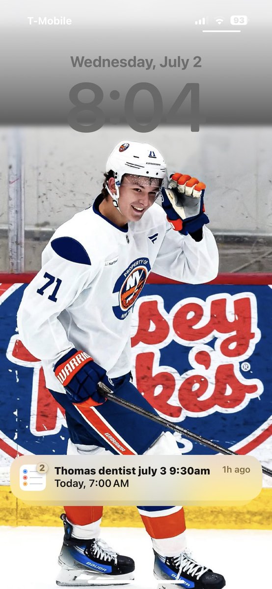 My new lock-screen makes me dream about the Stanley Cup…. and a number 9 club sub with pickles, Mike’s way.  And that’s why you advertise even in the practice rink.  😁
#Isles   #JerseyMikes