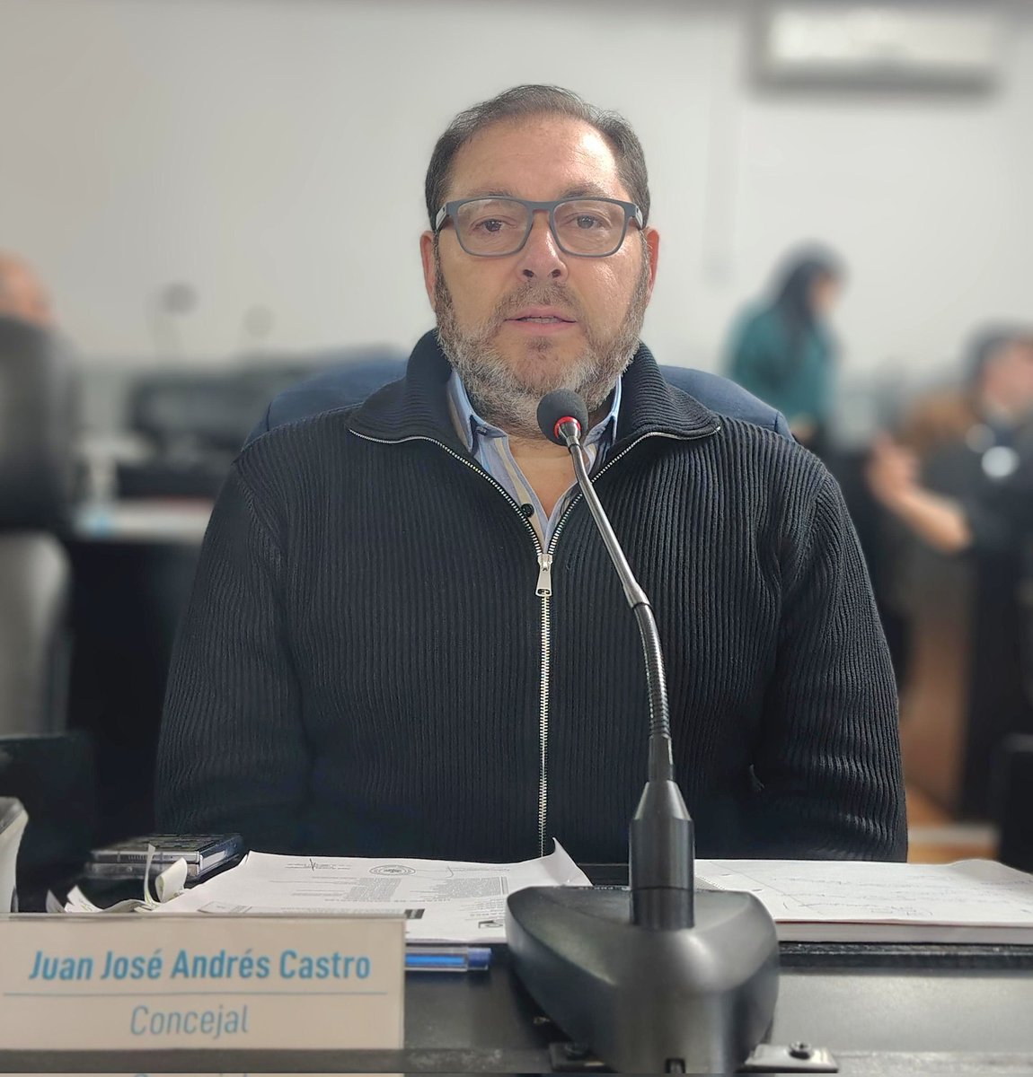 Juanjo Castro (@juanjo_castro) on Twitter photo Ya estoy sentado en mi banca como en cada sesión para defender a mis vecinos.
<a href="/Kicillofok/">Axel Kicillof</a>
<a href="/juanjo_castro/">Juanjo Castro</a>
#PasiónPorSanMiguel Ya estoy sentado en mi banca como en cada sesión para defender a mis vecinos.
<a href="/Kicillofok/">Axel Kicillof</a>
<a href="/juanjo_castro/">Juanjo Castro</a>
#PasiónPorSanMiguel