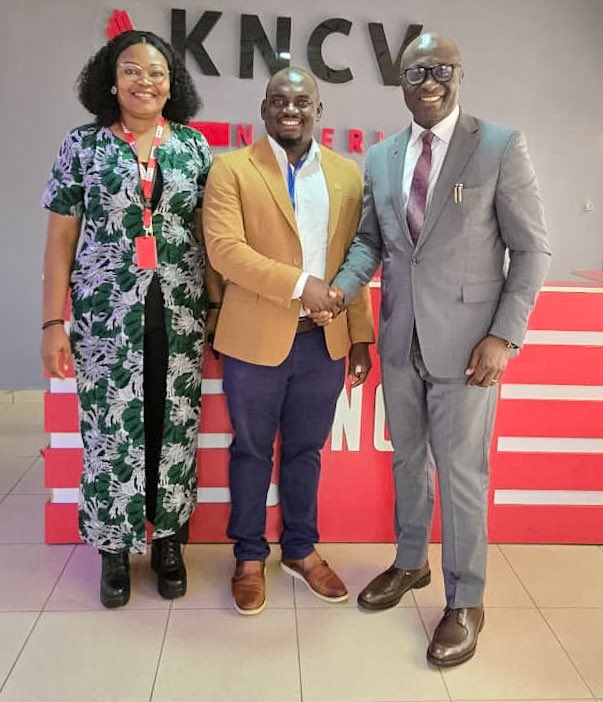 The Executive Director, Dr. Bethrand Odume with the Director of Lab Services, Dr Nkiru Nwokoye received Olabamiji Jamiu Olayinka Technical Sales Manager Molbio Diagnostics for North Africa, West Africa and Middle East on a courtesy visit.   

#KNCVNigeria #Molbio #EndTB
