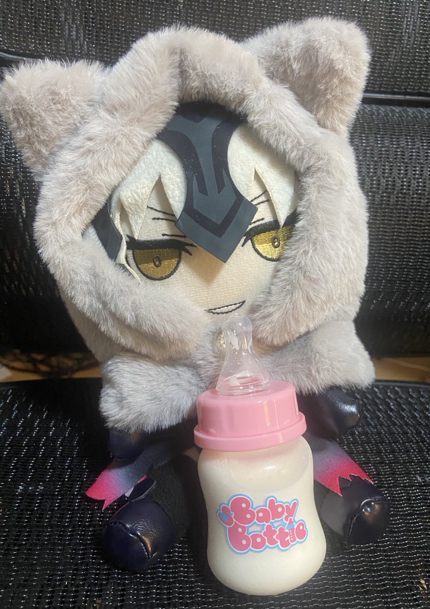 roro_982's tweet image. 邪ンヌたん、ミルクだよ