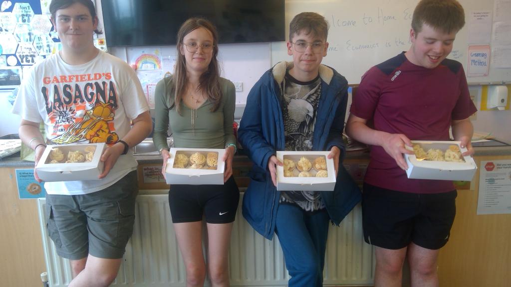StBricins's tweet photo. Week 1 of our Programme concluded with Swimming @SlieveRussell & our 1st day of Week 2, the students got creative in the kitchen baking Crinkle cookies & vanilla cupcakes. We also visited BounceBack & enjoyed the facilities they had to offer. #Yum #Masterchefs #LocalSupports https://t.co/ziWH0v16nu