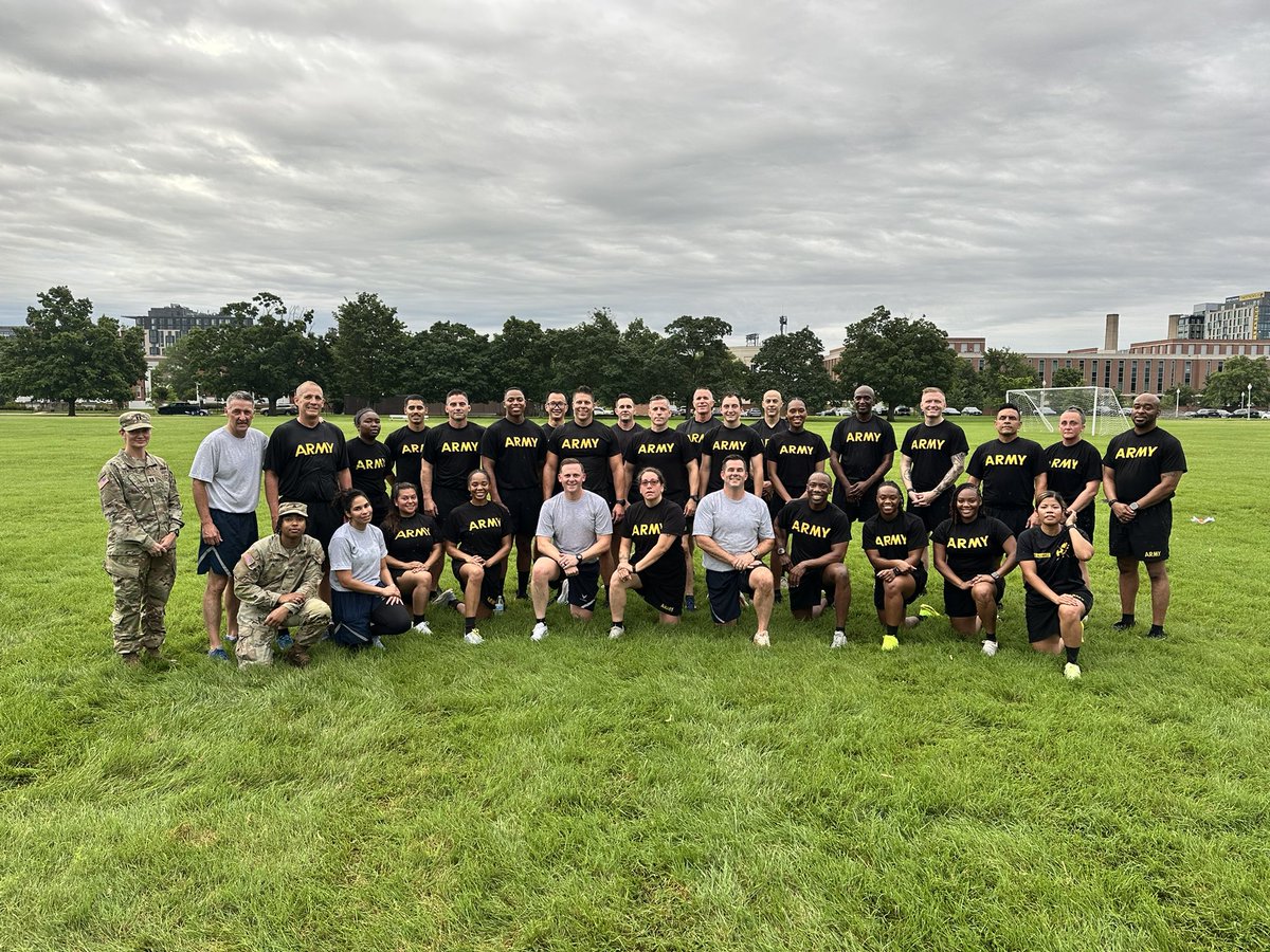 ChiefNGB's tweet image. SEA Raines & I kicked off America’s 249th birthday with some morning PT alongside some of our incredible National Guard teammates. From the first muster to today, our Nation’s strength has come from those willing to get up & get after it! #StrongerTogetherStrongerTomorrow