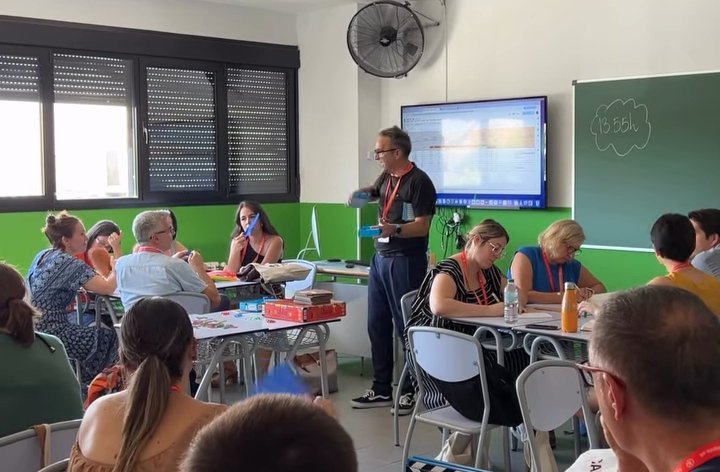 Participar, fue vitamina para retomar caminos de innovación.
🤗 Gracias, <a href="/EExcelente/">Escuela Excelente (AMICE)</a> por la posibilidad de inspirar y compartir.
🤫 Tengo los bolsillos llenos de nuevos amigos y grandes ideas.
#ProfesVitamina 
#claustrovirtual