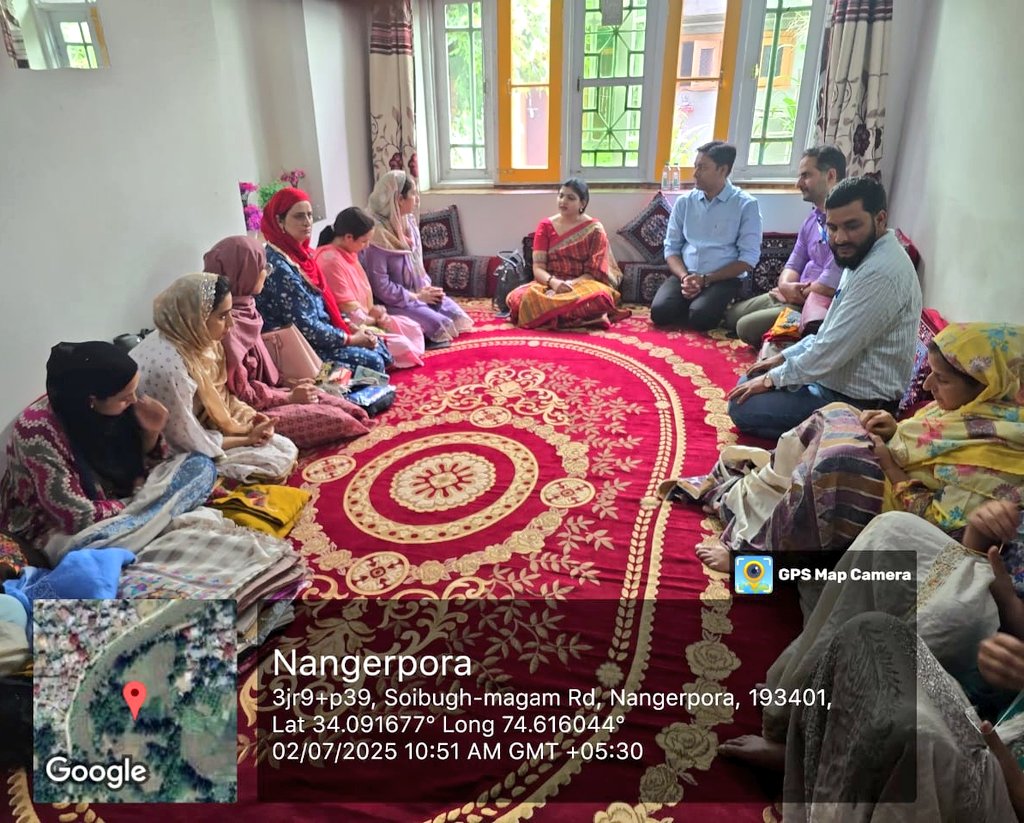 JKRLM (@jk_nrlm) on Twitter photo Dr.Molishree (<a href="/DrMolishree_ies/">Molishree</a>) Director <a href="/DAY_NRLM/">DAY-NRLM (Aajeevika)</a>,on her 4-day visit to J&K today visited Block Ā Narbal DisttĀ Budgam,During her visit she visitedĀ various livelihood initiatives initiated by the SHGs in the Distt;interacted with members&commended their exemplary work.<a href="/diprjk/">Information & PR, J&K</a> Dr.Molishree (<a href="/DrMolishree_ies/">Molishree</a>) Director <a href="/DAY_NRLM/">DAY-NRLM (Aajeevika)</a>,on her 4-day visit to J&K today visited Block Ā Narbal DisttĀ Budgam,During her visit she visitedĀ various livelihood initiatives initiated by the SHGs in the Distt;interacted with members&commended their exemplary work.<a href="/diprjk/">Information & PR, J&K</a>