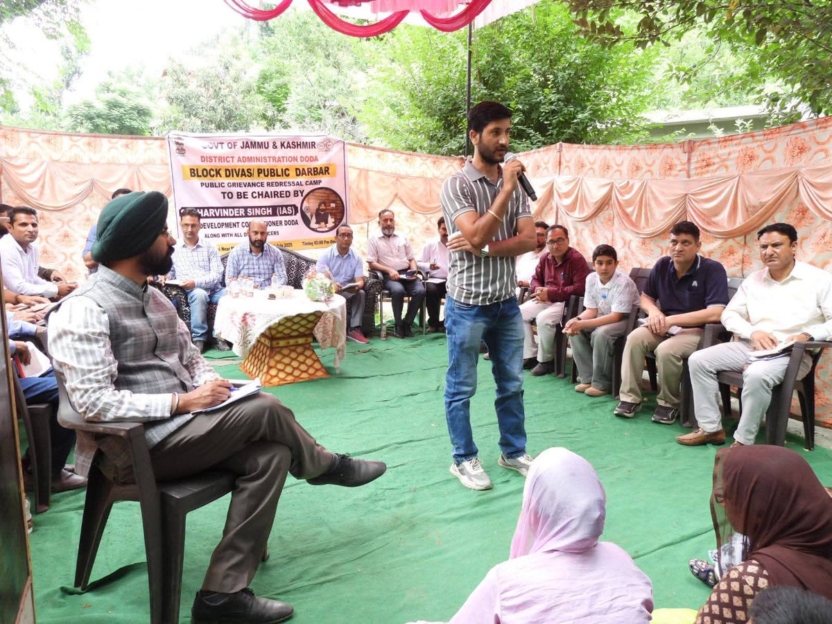 dcdodaofficial's tweet photo. DC @harvinder_ias,visited Thanda Pani in sub division #Assar as part of a #PublicGrievanceRedressal camp,accompanied by district officers.A large public gathering marked the event,where locals shared their concerns and demands directly with the administration.
#GoodGovernance https://t.co/XiODLyIw7N