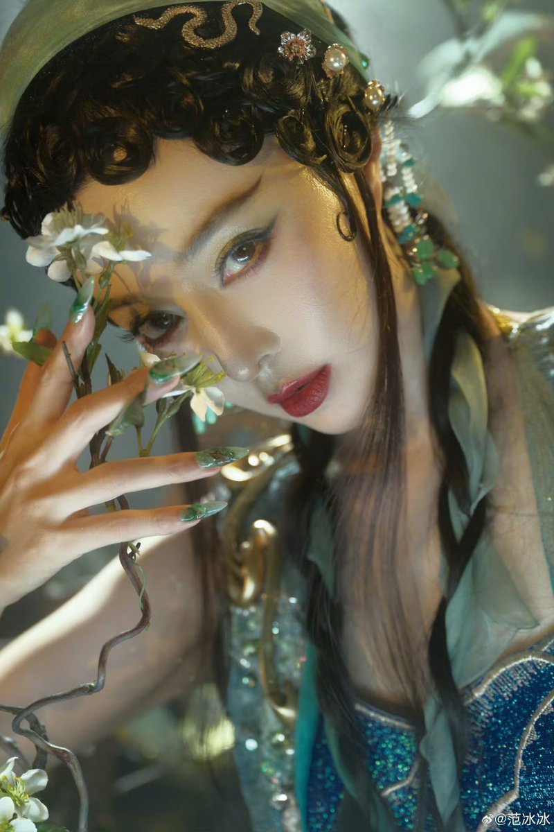 dramapotatoe's tweet photo. #FanBingbing shares new photoshoot

More snaps - https://t.co/S9NsuQmwvH https://t.co/5va1ydUm1Q