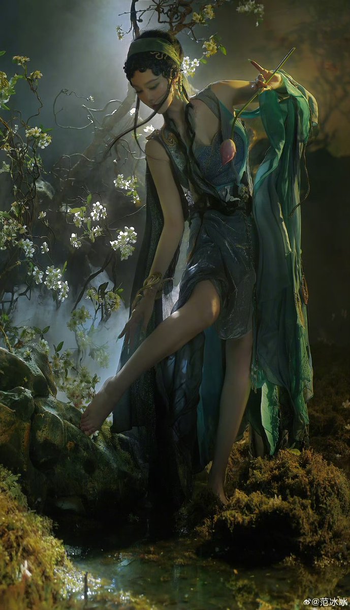 dramapotatoe's tweet photo. #FanBingbing shares new photoshoot

More snaps - https://t.co/S9NsuQmwvH https://t.co/5va1ydUm1Q