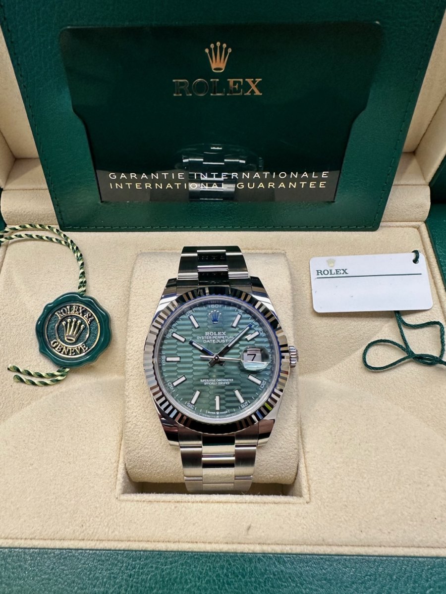 Што е заедничко за овие 2 слики?
- ЦЕНАТА