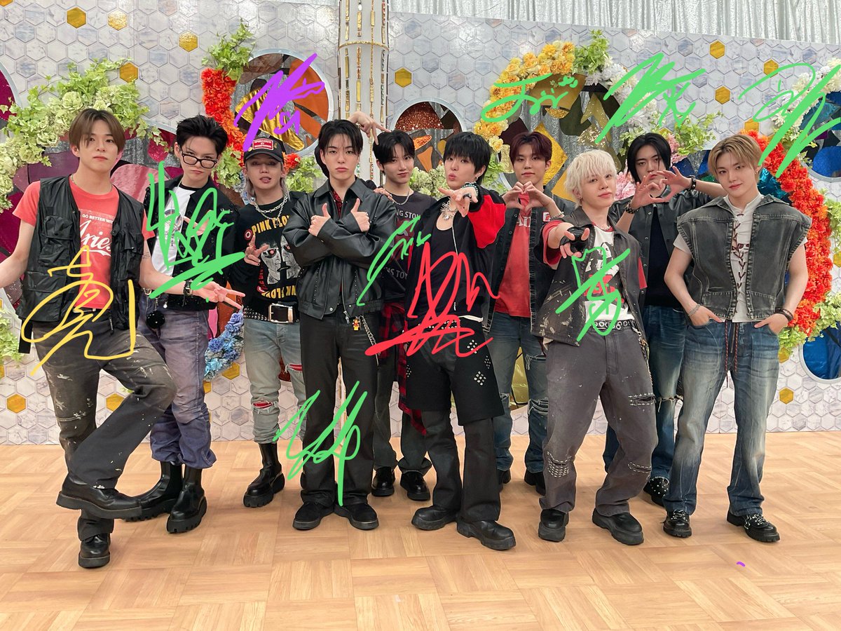 ジェヒョクさん入れ違いグッチョブしてる…？