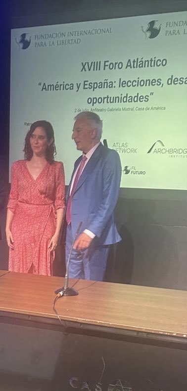 Álvaro Vargas Llosa (@alvarovargasll) on Twitter photo Un honor, presidenta <a href="/IdiazAyuso/">Isabel Díaz Ayuso</a>, recibirte y presentarte en el Foro Atlántico de <a href="/FundacionFIL/">Fundación Internacional para la Libertad (FIL)</a> para clausurar nuestra gran jornada liberal. Gracias por tus generosas y emotivas palabras. Un honor, presidenta <a href="/IdiazAyuso/">Isabel Díaz Ayuso</a>, recibirte y presentarte en el Foro Atlántico de <a href="/FundacionFIL/">Fundación Internacional para la Libertad (FIL)</a> para clausurar nuestra gran jornada liberal. Gracias por tus generosas y emotivas palabras.