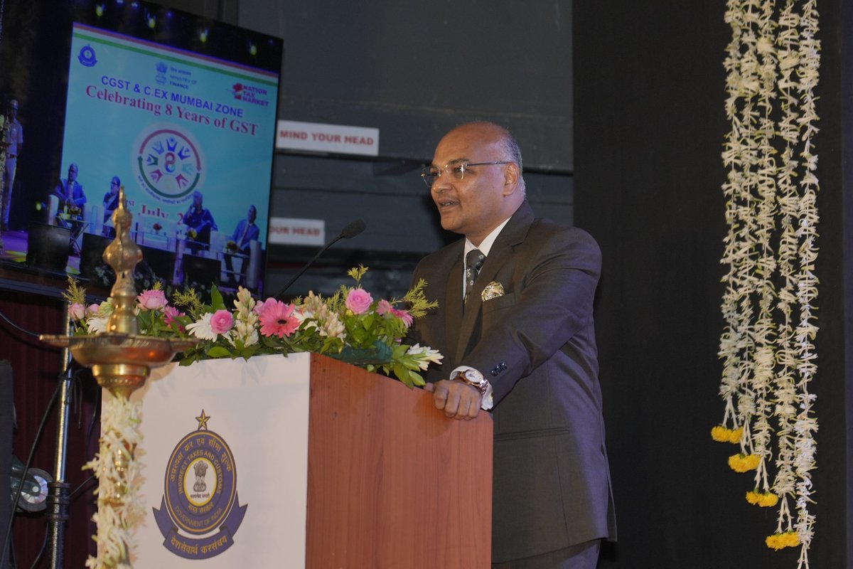 cgstmumbaizone's tweet photo. Principal Chief Commissioner K R Uday Bhaskar celebrated 8th GST day with esteemed guests, Chief Guest I Justice Dr. Neela Kedar Gokhale Chief Guest II Justice Jitendra Shantilal Jain, Guest of Honour & Filmmaker Shri Boney Kapoor & at our event! #GSTDay2025 #8YearsofGST #CBIC https://t.co/CyxPzifD07