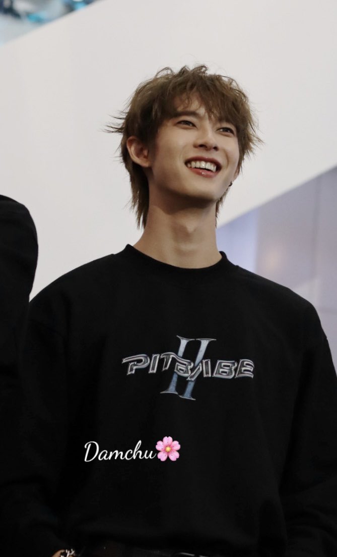 DamchuXing's tweet photo. Feels like little god with soft brown hair ๐ค
CHECK IN WITH PIT BABE
#PitBabeCheckInxiQIYI
#ppoohkt
#AestheticBoysLove #damchu https://t.co/DU2jGW7e0x