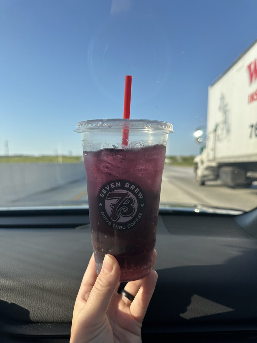 First stop <a href="/7BrewCoffee/">7 Brew Coffee</a>, next stop Great Lakes Firecracker Showcase, looking for some future titans!!!#acoachestwofavoritethings #titanpride⚔️