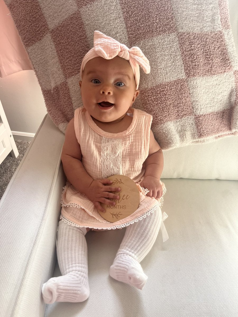 jefflytle_37's tweet image. Lucy is 3 months today. #PawPaw