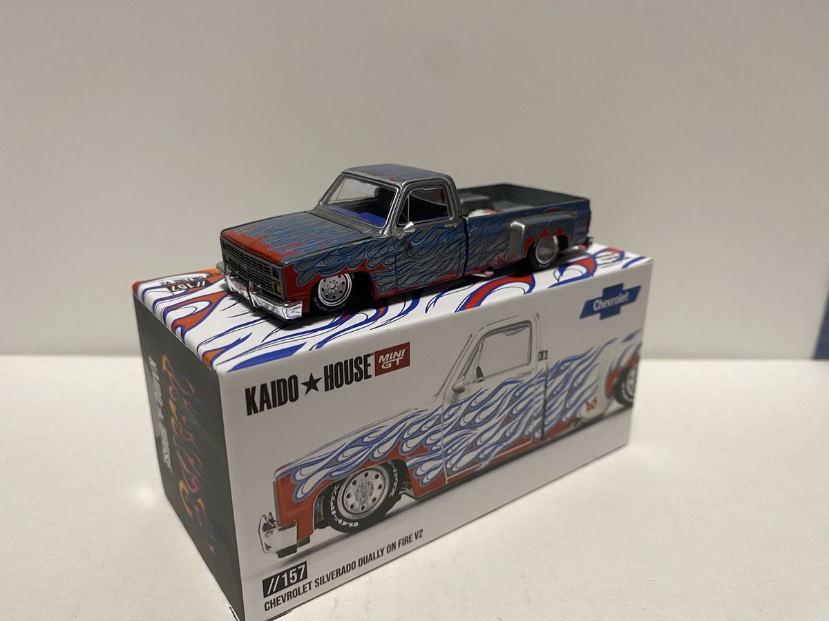 MINIGT 街道ハウス　 Chevrolet Silverado チェイス MINIGT 街道ハウス CHEVROLET SILVERADO チェイス - メルカリ