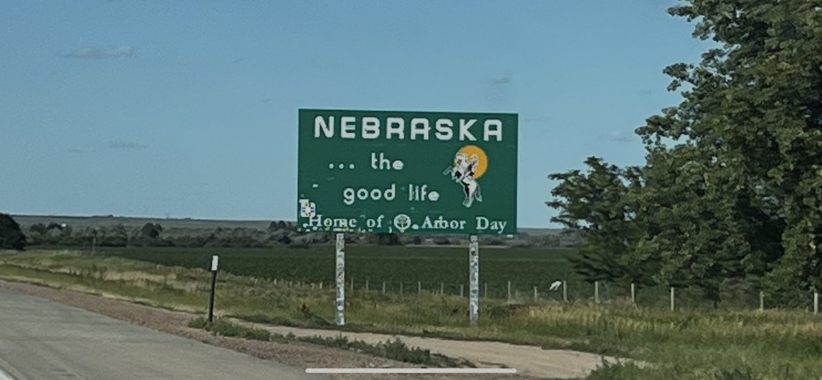Spent the last 3 days driving with my snowbird Dad (and our Wee Dorie) from  the Arizona house back to Minnesota, filling in for his usual co-pilot (my Mom) who had to fly home after knee surgery.

10/10 recommend the 30 hours of driving, roadside diners, quirky towns, and