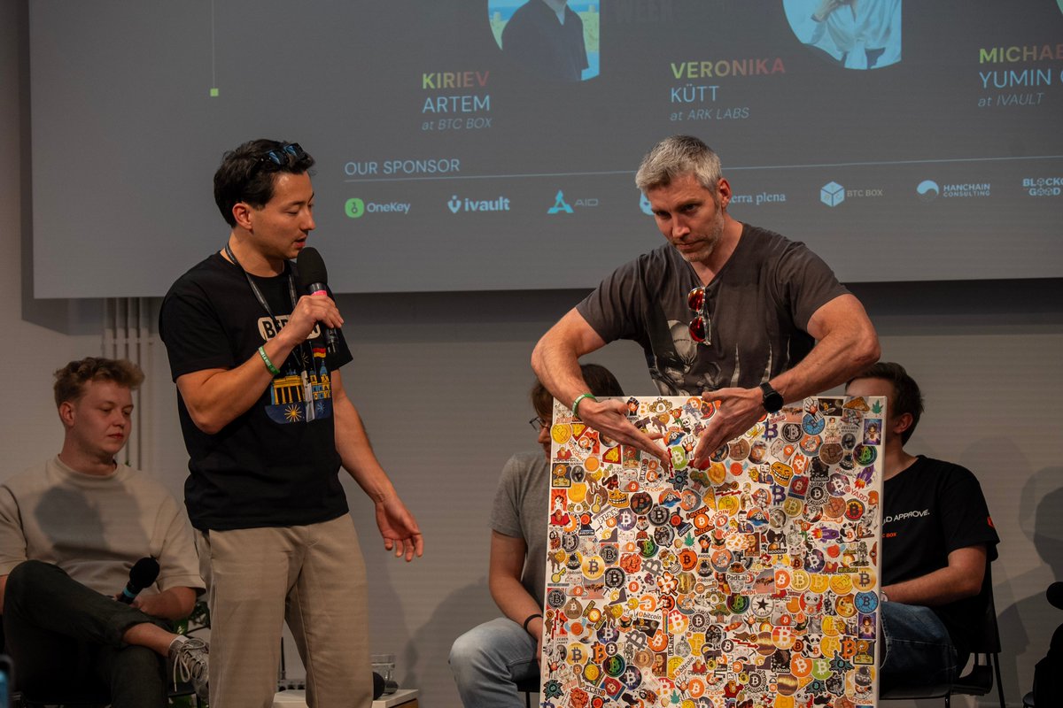 🎉 A huge thank you to Stefan Becker 🙌 for his incredible energy and motivation during #GermanBlockchain &amp; AI Week 💡 especially as we launched our world record attempt together! 🌍🏆

We created something truly unique:
The largest collection of #Bitcoin &amp; crypto stickers 🪙