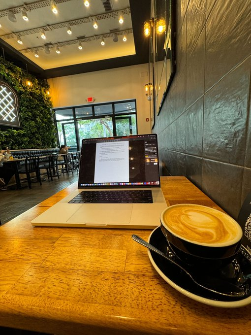 Nicolas Cole 🚢👻 tweet media