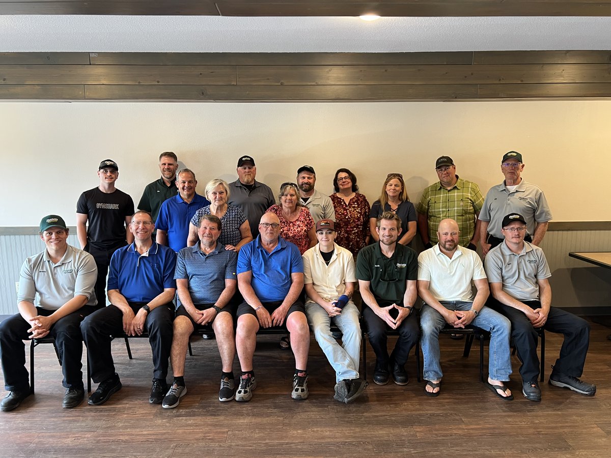 Help us congratulate Ken Elliott and Tom Landoldt (bottom row, 3rd and 4th from the left) on their incredible careers and well-earned retirements! 🎉

Thank you both for everything — you’ll always be part of the Plunkett’s family!