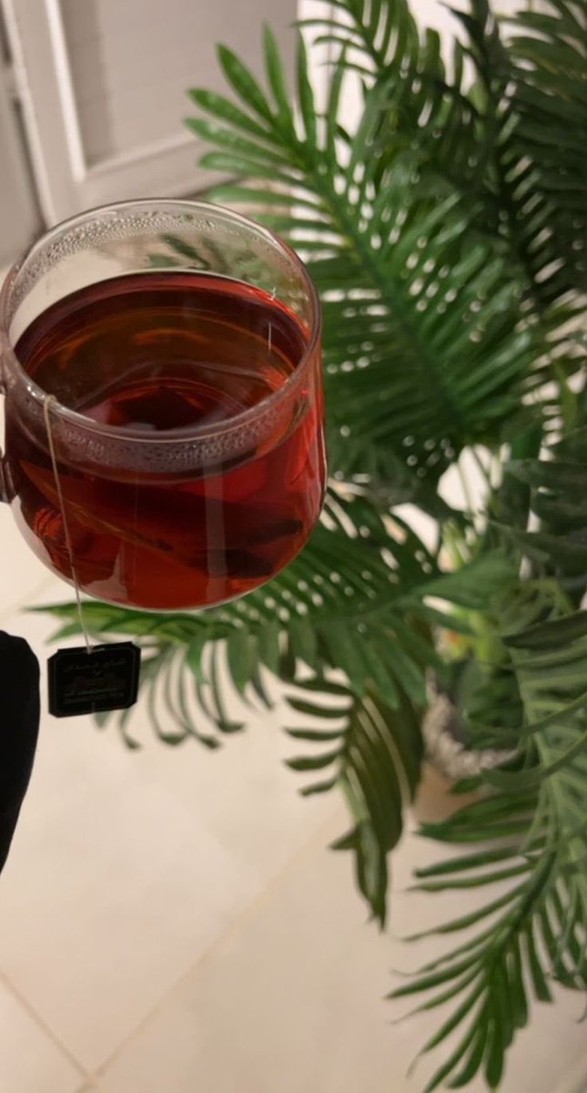 > *❍ مساء الخير وبعده :*
*لولا الضلوع إلي على القلب حراس*
*`يمديه قلبي جاك من زايد الشوق.`*
> ..☕️