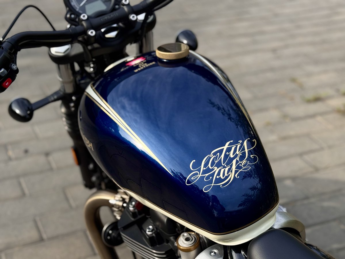 sw_nega's tweet photo. got new paint
#triumph
#triumphbobber
#motorcycle https://t.co/xTpfIDrifN