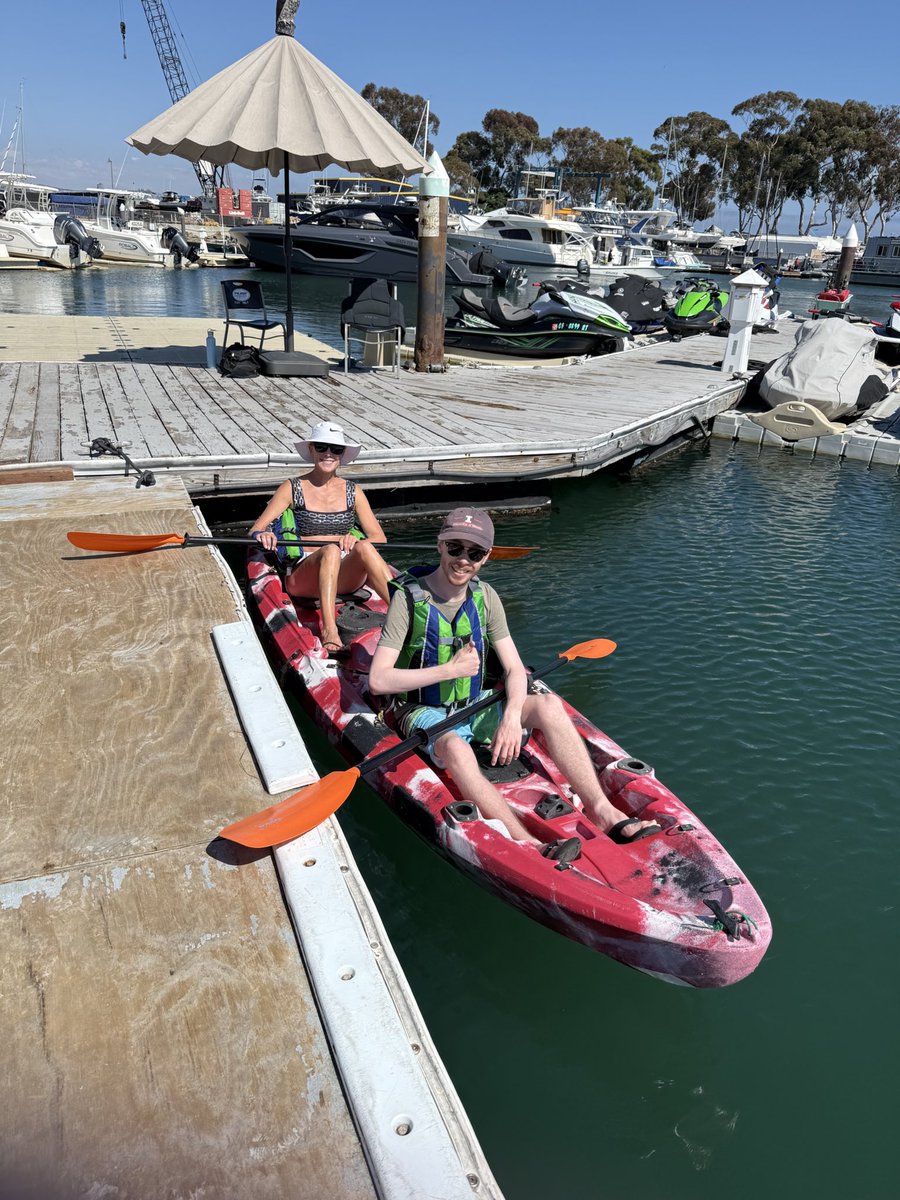 PaulaMaier3's tweet photo. I love that when my sons visit we do things I’d never do otherwise like kayaking in the Dana Point Harbor!
I used some muscles that don’t get hit at the gym! 🤣

#summerfun #kayaking #motherson #DanaPoint #CaliforniaFun #MakingMemories https://t.co/fq4unb5TUe
