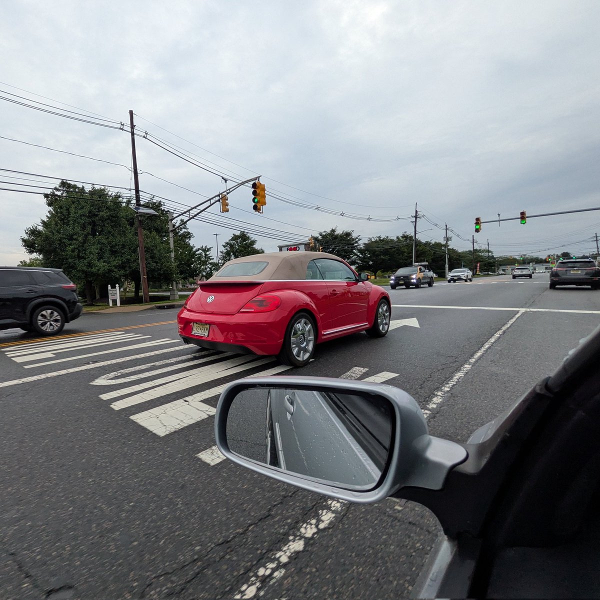 audiohymn's tweet photo. Found my mom on my way to work #DASAUTO https://t.co/2lKjejkn0c