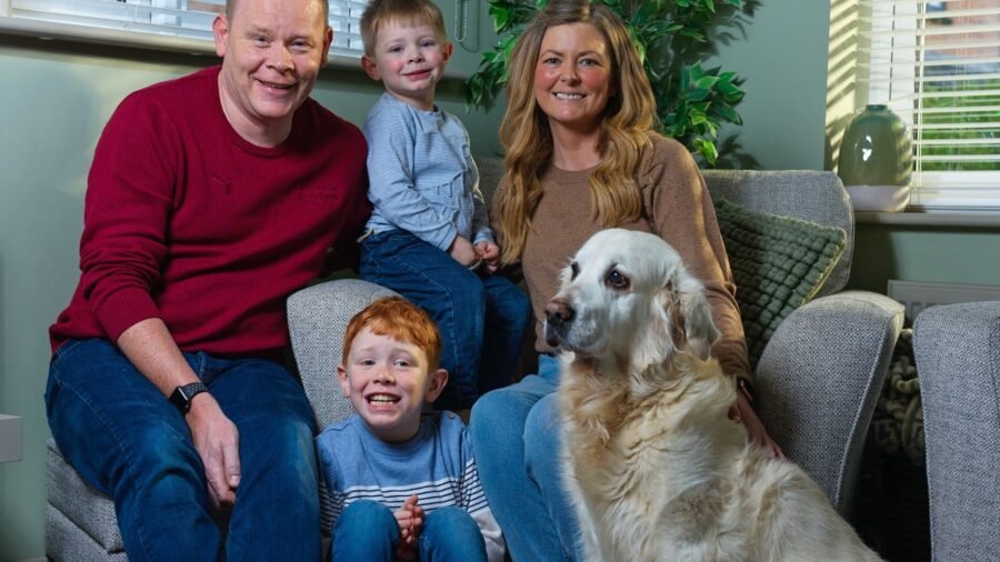 Incredible.

👋Meet Vicki, a mum-of-two who is the second person in the country have a liver transplant for advanced bowel cancer.

It means she's now cancer free.💙

🗣️"My team at Leeds didn’t just look after me, they thought about my family as well."

leedsth.nhs.uk/news/mum-of-tw…