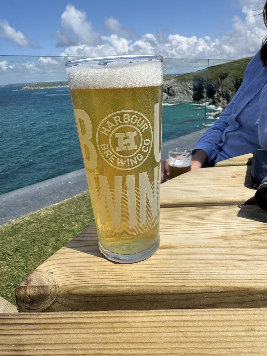 Deerstock's tweet photo. @PintsBeauty Arctic Sky @LewinnickLodge Pentire @HarbourBrewing https://t.co/D6PMv8VMMK