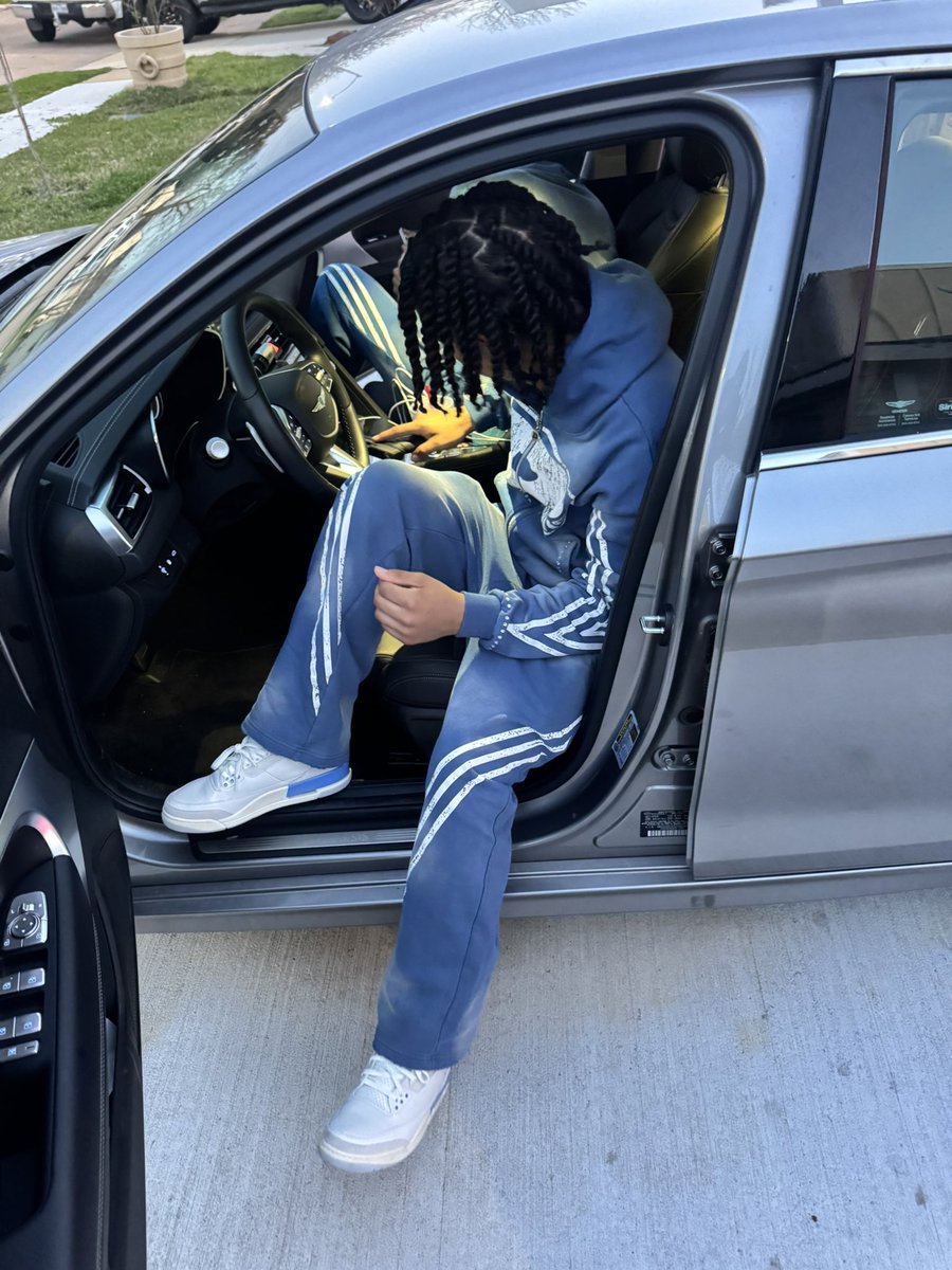 k3lvoooo's tweet photo. I need a chase🦅 https://t.co/5Agw2RfZWA