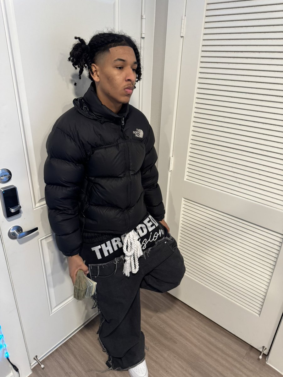 k3lvoooo's tweet photo. I need a chase🦅 https://t.co/5Agw2RfZWA