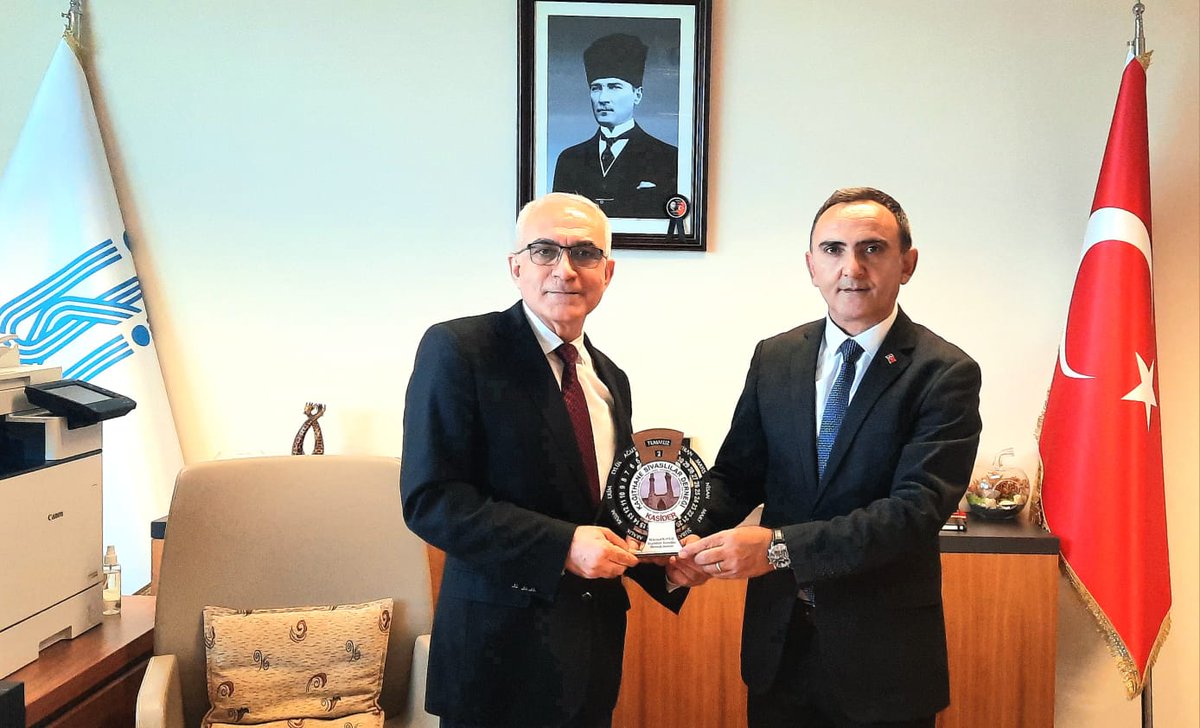 📌 Sivaslı Hemşehrilerimizi  sizlerle buluşturuyoruz.

👉 #HemşehriniTanı İSKİ Zabit ve Kararlar şube müdürümüz Değerli Hemşehrimiz Sn Ahmet Kahriman beyi makamında ziyarette bulundum Değerli müdürümüze ilgi alakaları ve misafirperverliği için teşekkür ediyorum. <a href="/kasider_58/">Kağıthane Sivaslılar Derneği</a>