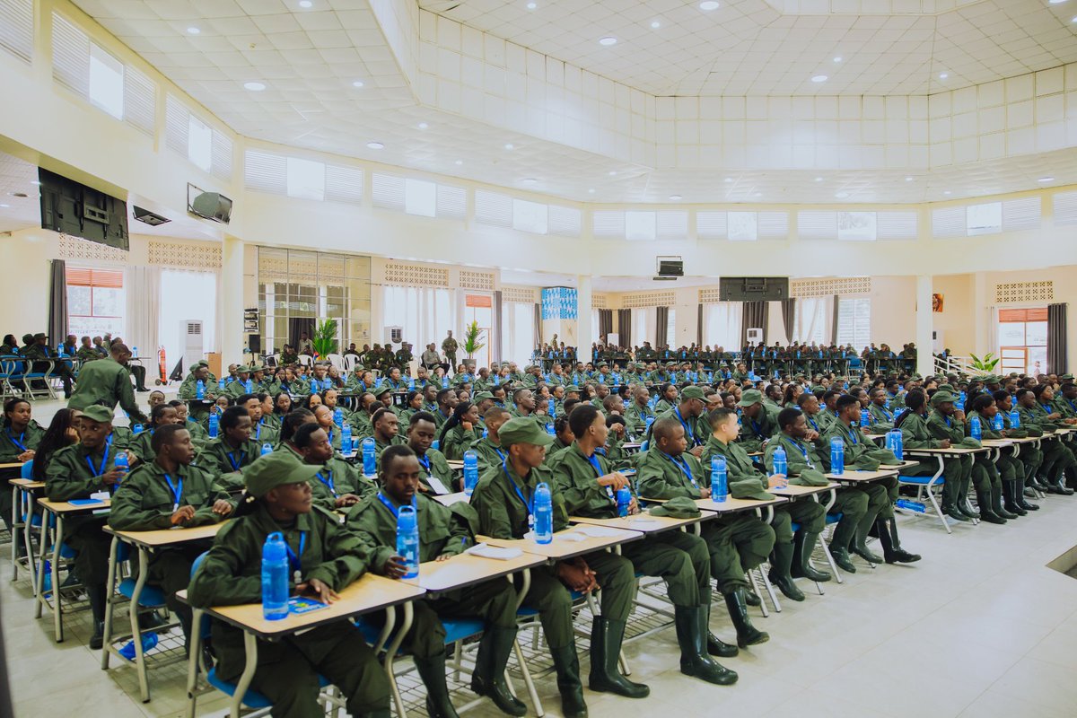 Florence Peace 🇷🇼❤️ (@mahorof59214) on Twitter photo Abitabiriye Itorero #Indangamirwa15 baraye bageze mu Kigo cy’Ubutore cya Nkumba giherereye mu Karere ka Burera.
Mu gihe cy’iminsi 45 bazamara , bazahabwa inyigisho zitandukanye zigamije kububakamo indangagaciro na kirazira by’umuco nyarwanda.
<a href="/PaulKagame/">Paul Kagame</a> umutoza wikirenga 🙏 Abitabiriye Itorero #Indangamirwa15 baraye bageze mu Kigo cy’Ubutore cya Nkumba giherereye mu Karere ka Burera.
Mu gihe cy’iminsi 45 bazamara , bazahabwa inyigisho zitandukanye zigamije kububakamo indangagaciro na kirazira by’umuco nyarwanda.
<a href="/PaulKagame/">Paul Kagame</a> umutoza wikirenga 🙏