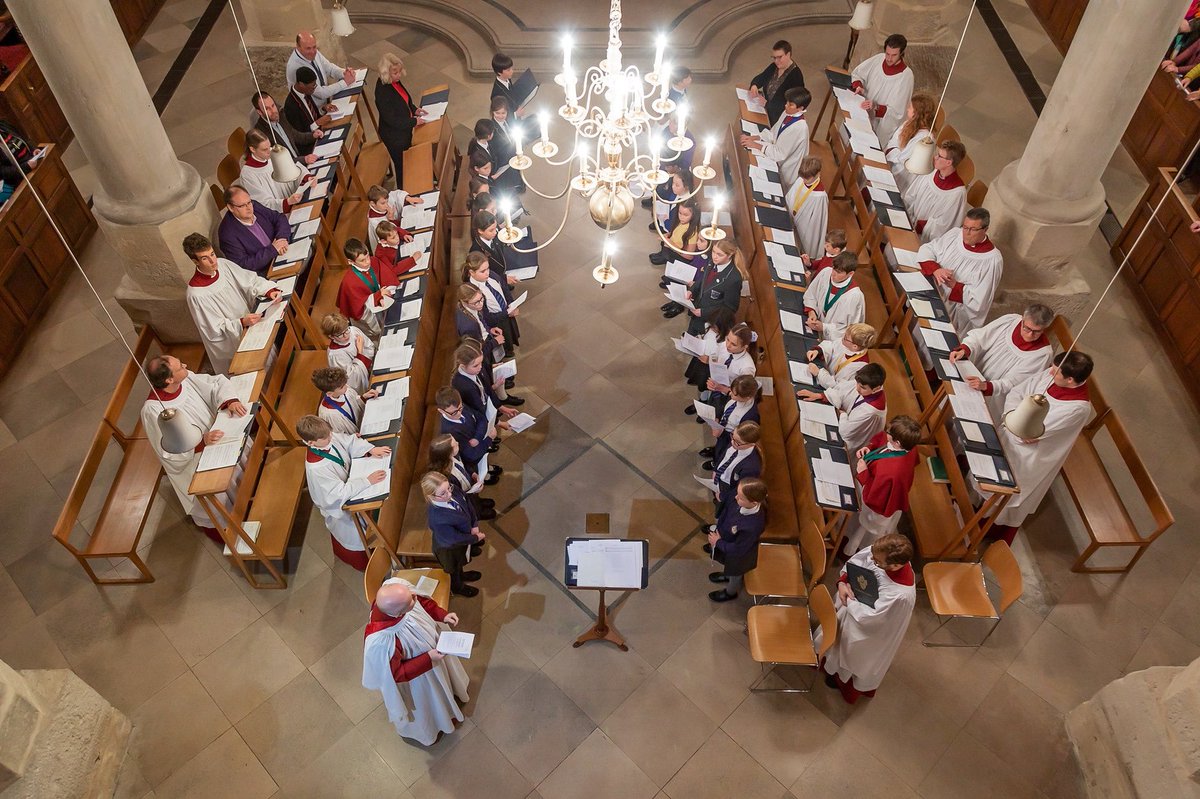 _cathedralmusic's tweet image. Today's BBC Radio 3 broadcast of Choral Evensong is coming live from @PortsCathChoir!
Tune in at 3pm to hear music by Martin Baker, Philip Moore, Stanford, and John Rutter 🎶