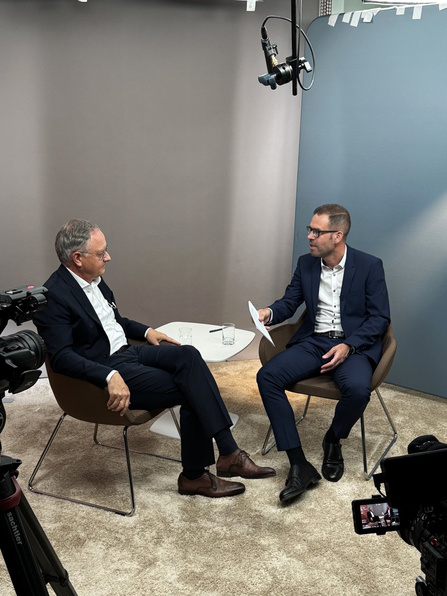 Unternehmer Baden-Württemberg (@unternehmerbw) on Twitter photo Heute aufgenommen – demnächst in unserem #Podcast „Köpfe und Konzepte“:
<a href="/AndreasStochMdL/">Andreas Stoch</a>, Landes- und Fraktionsvorsitzender der SPD Baden-Württemberg, war heute zu Gast bei uns – im Gespräch mit Michael Schwarz, unserem Geschäftsführer Kommunikation.
Die Folge erscheint in Kürze! Heute aufgenommen – demnächst in unserem #Podcast „Köpfe und Konzepte“:
<a href="/AndreasStochMdL/">Andreas Stoch</a>, Landes- und Fraktionsvorsitzender der SPD Baden-Württemberg, war heute zu Gast bei uns – im Gespräch mit Michael Schwarz, unserem Geschäftsführer Kommunikation.
Die Folge erscheint in Kürze!