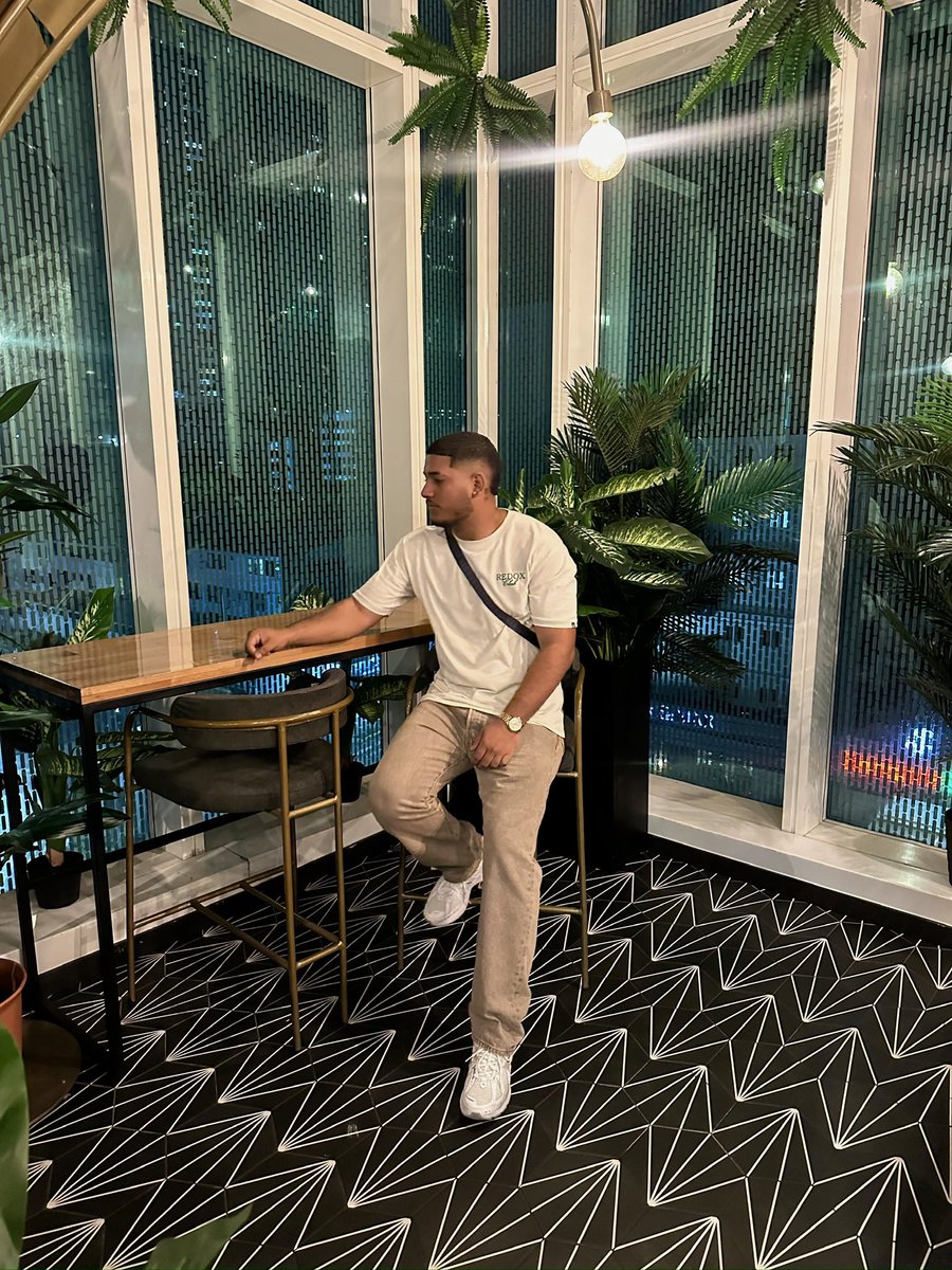 MaxStevenz's tweet photo. nonchalant era🍃 https://t.co/SPvooHc2Lw