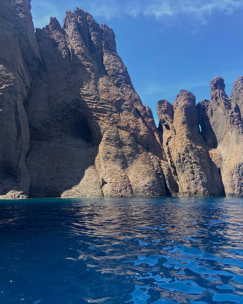 otcalvi's tweet image. 👉 Partez à la (re)découverte de Scandola avec nos compagnies de promenades en mer partenaires balagne-corsica.com/selection/acti…

📷 @giru_mare 
.
.
#scandola #parcnaturel #corsica #corse #balagne #landscapephotography #corse_ile_de_beaute #travel #mer #beauty #beautiful #paradise