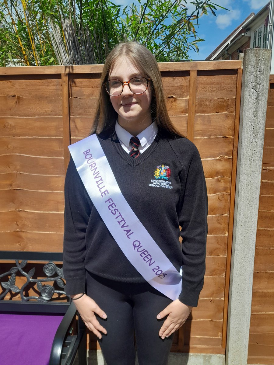 Congratulations to Amelia who was crowned 'May Queen' at this years annual Bournville Village Festival. Pic credit @leeeburne
As part of her role, Amelia was invited to help cut the ribbon to open the new Maple House School in Bournville, with Caroline Cadbury!

#WorkHardBeKind