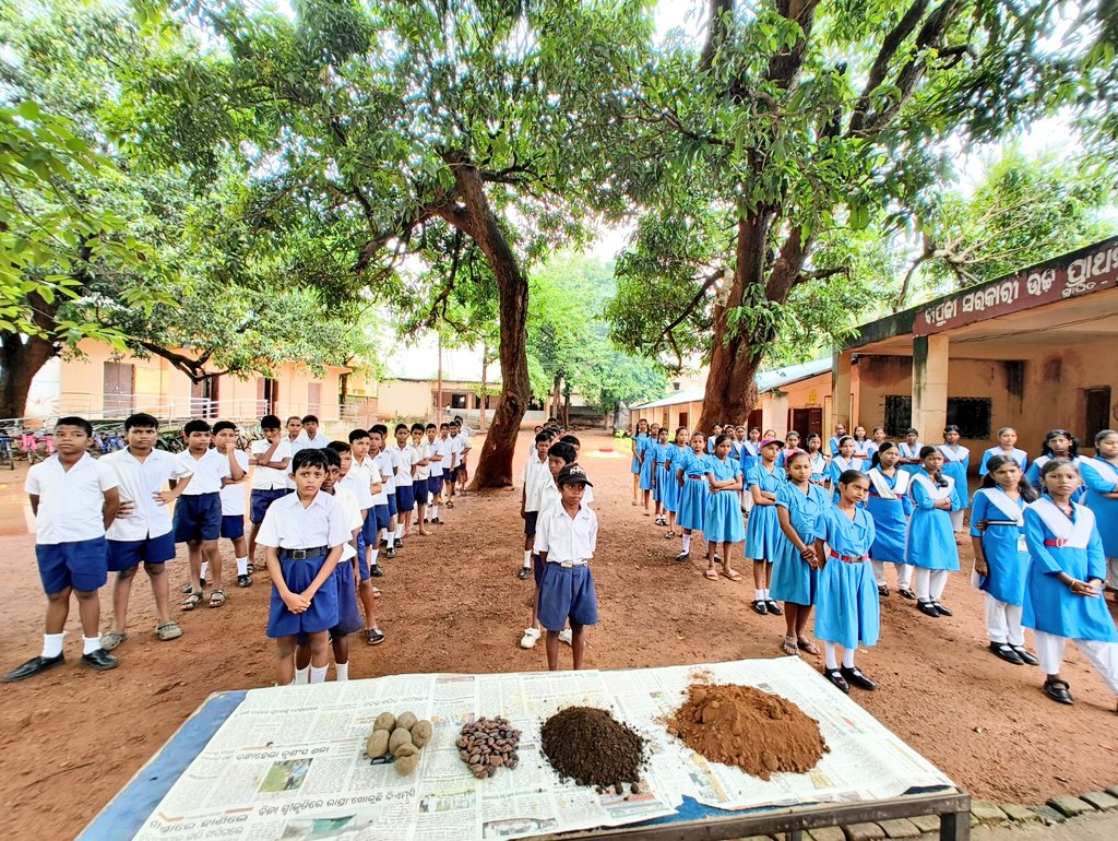 iocl_serpl's tweet image. As part of #SwachhataPakhwada2025, Indian Oil Corporation Limited, SERPL Bhubaneswar, in collaboration with Sattvic Soul Foundation @SATTVIC_SOUL, organized an engaging environmental awareness program at Gadakan Primary School, Bhubaneswar. Activities included a mass plantation…