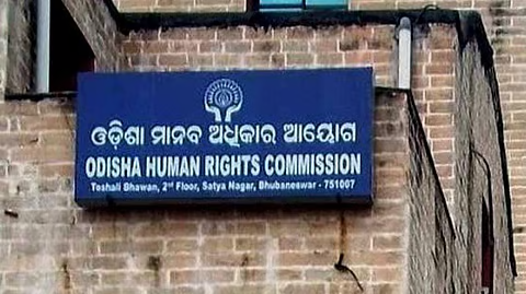 otvkhabar's tweet photo. #OHRCରେ_BMC_ବିବାଦ_ମାମଲା
-ଓଡ଼ିଶା ମାନବାଧିକାର କମିଶନଙ୍କ ଦ୍ବାରସ୍ଥ ହେଲା ଓଡ଼ିଶା ସ୍ଵଚ୍ଛ ସାଥୀ ମହାସଂଘ
-ଏତଲାର ୪୮ ଘଣ୍ଟା ପରେ ପୋଲିସ୍ କାର୍ଯ୍ୟାନୁଷ୍ଠାନ ନେଉ ନଥିବା ଅଭିଯୋଗ
-BMC ଅତିରିକ୍ତ କମିଶନର ରତ୍ନାକର ସାହୁଙ୍କ ନାଁରେ ସ୍ଵଚ୍ଛ ସାଥୀ ସଂଘ ଫେରାଦ
#OHRC #BMC #BMCattack #OTV #Odisha https://t.co/39bQ9T7n9x