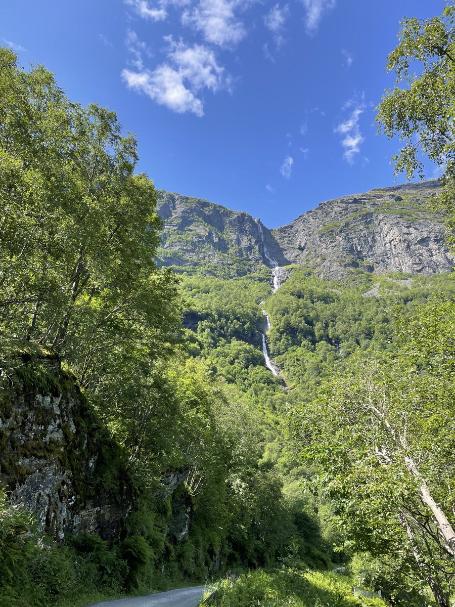 SimonParsons38's tweet photo. Just completed an 18km mountain bike ride in Flam.
And just before that a 1800mt high zip line.
Both absolutely brilliant in breathtaking scenery. https://t.co/T95SN2uWMa
