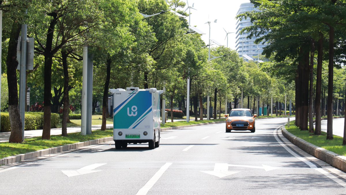 WeRide_ai's tweet image. 🚨🚚 Milestone unlocked! We&apos;re now the first and only company authorized to road-test autonomous logistics vehicles in Huangpu, Guangzhou, after securing the district&apos;s first-ever permit for our Robovan W5.
This is our second active permit in Guangzhou, following a similar…