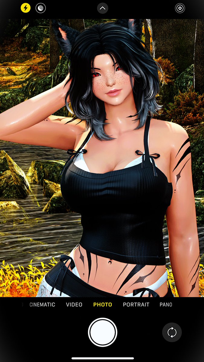 Samiffxiv's tweet image. Oh you want to take a picture here...? but its not the beach......fine... 🖤🤍